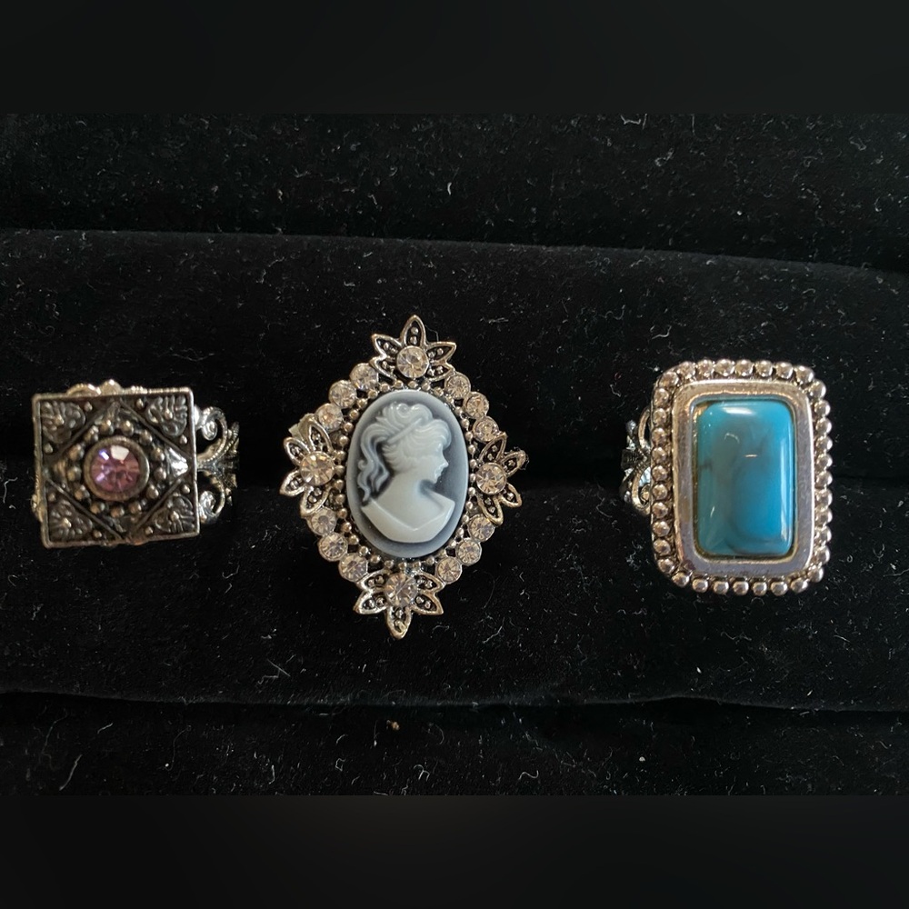 Beautiful rings - Picture 4 of 7